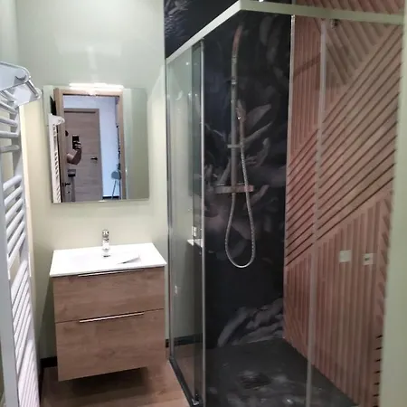Chez Enzo * لا بوربول